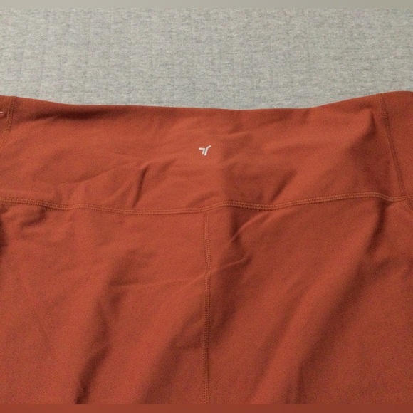 Old Navy Active High-Waisted PowerSoft Crop Leggings Cherry Birch Size 3X NWOT - Picture 7 of 8